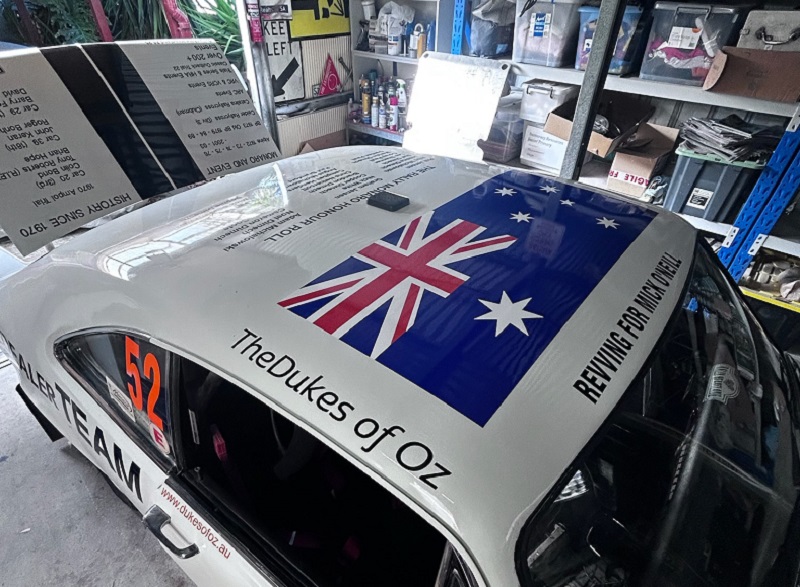Australian Flag, Holden Monaro, Dukes of Oz